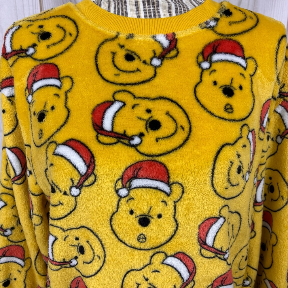 Disney Pooh Bear Crewneck Christmas Pullover Fleece Sweatshirt Yellow Sz Large - Picture 4 of 13